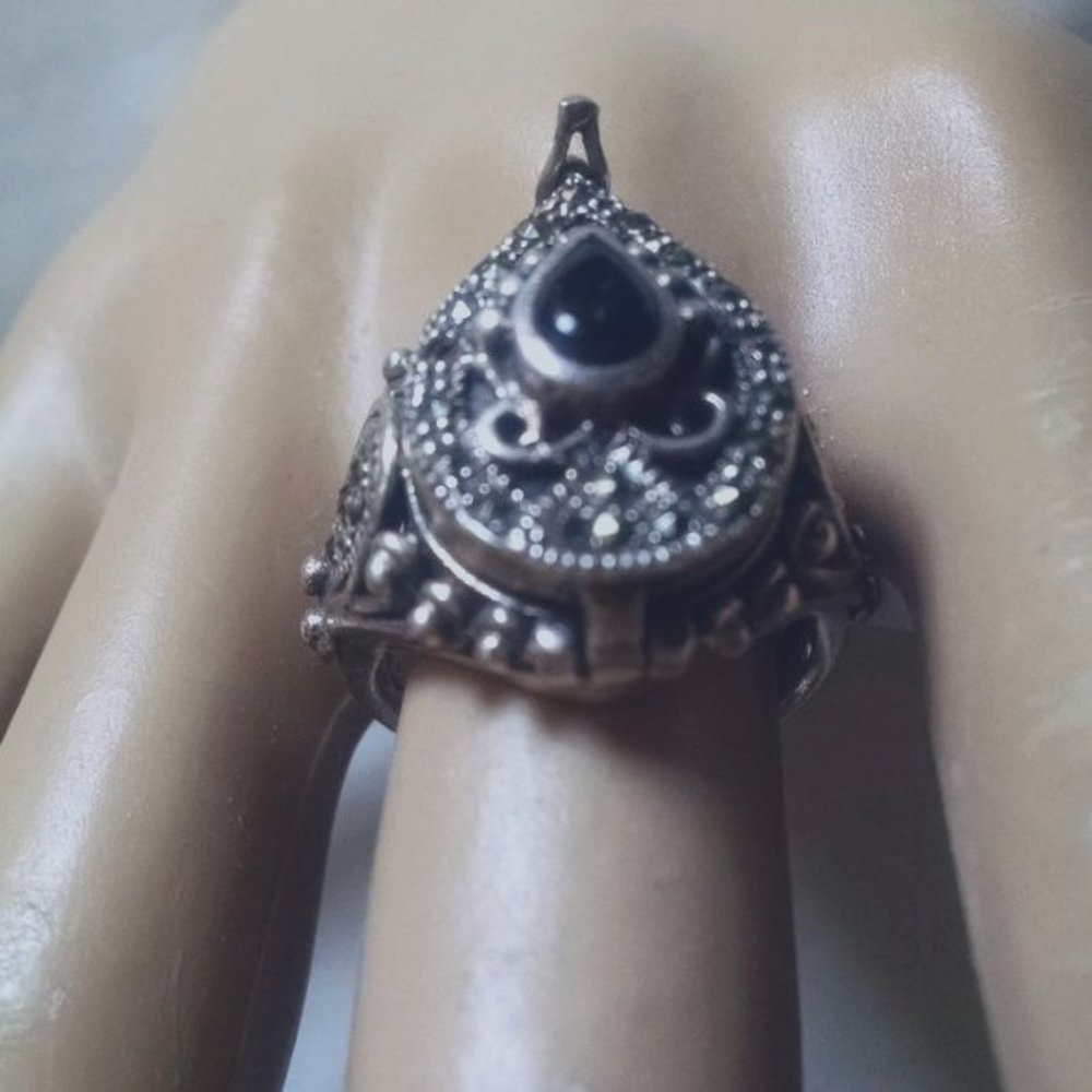 Vintage Unique Rare Collectible Poison Black Onyx Marcasite Gemstone Ring - Picture 5 of 12